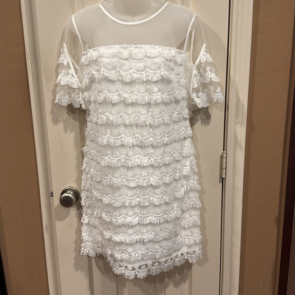 Belle Badgley Mischka White Fringe Lace Dress. Sz 2